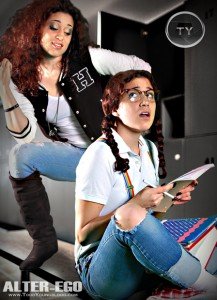 Nerd vs Popular Chic